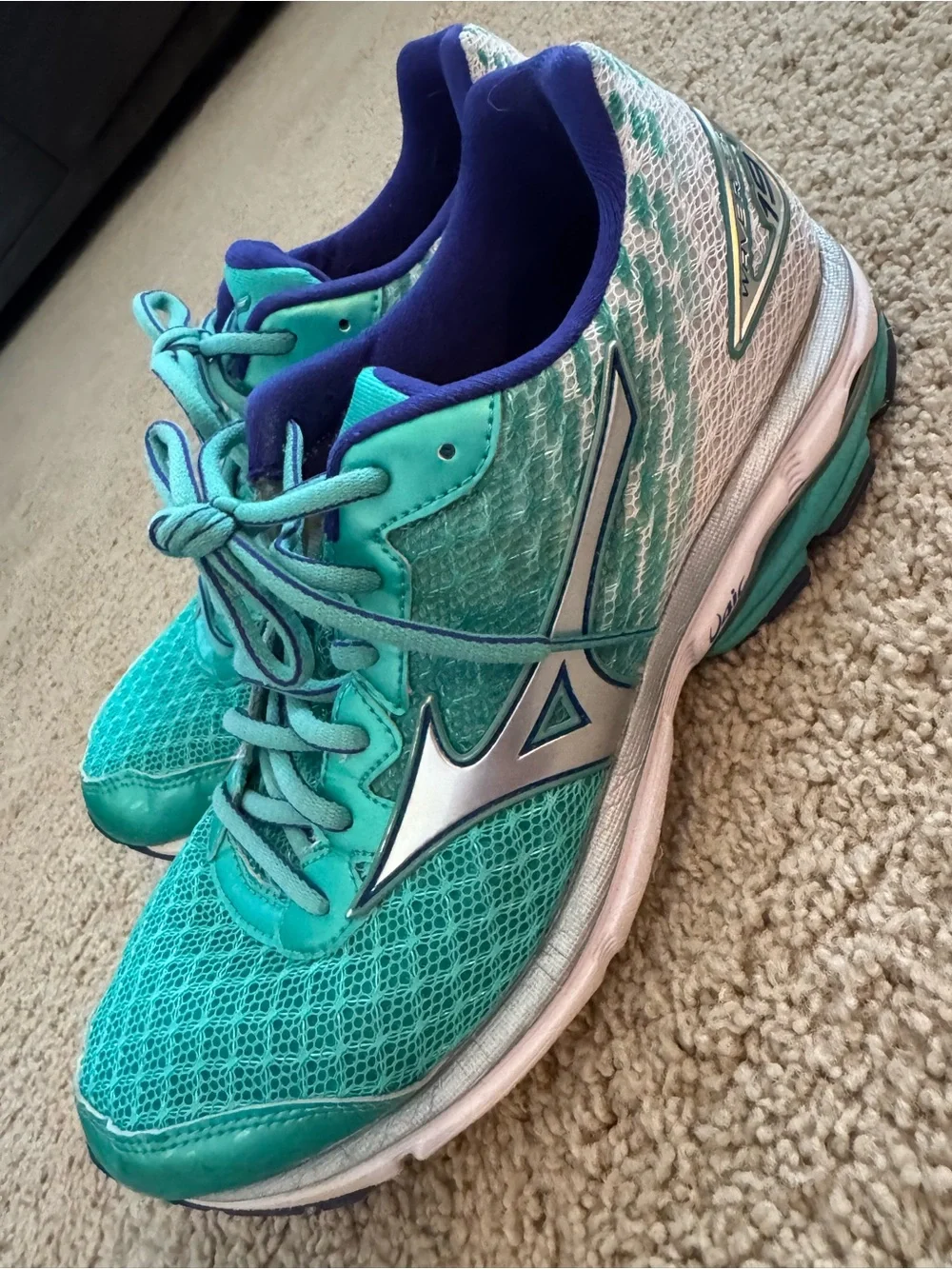 Mizuno Women's Teal and Navy Running Shoes